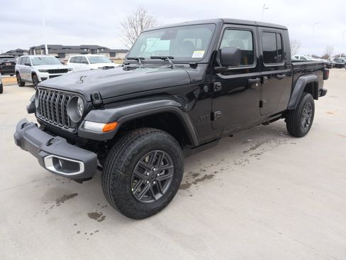 New 2026 Jeep Gladiator Sport AWD/4WD image 10