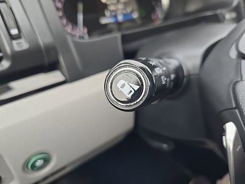 Used 2018 Honda Pilot Touring image 19