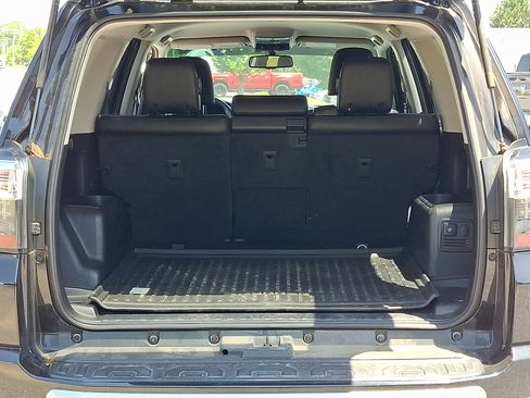 Used 2019 Toyota 4Runner TRD Off-Road Premium AWD/4WD image 29