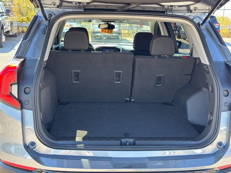 Used 2021 GMC Terrain SLE w/ Driver Convenience Package FWD image 11