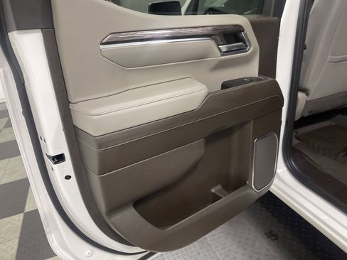 Used 2024 Chevrolet Silverado 1500 LTZ w/ LTZ Convenience Package II AWD/4WD image 15