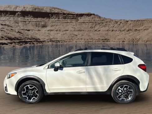 Used 2016 Subaru Crosstrek 2.0i Premium image 8