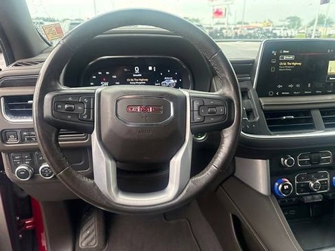 Used 2022 GMC Yukon XL SLT w/ SLT Luxury Package AWD/4WD image 18