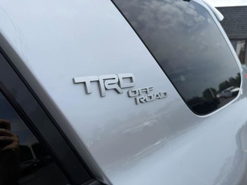 Used 2018 Toyota 4Runner TRD Off-Road Premium w/ TRD Performance Package image 17