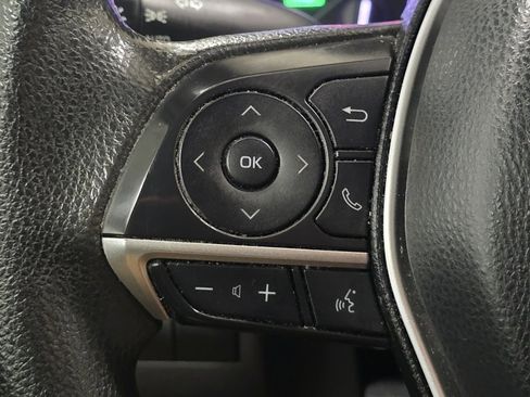 Used 2022 Toyota Camry LE image 30