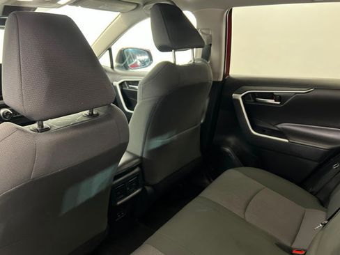 Used 2025 Toyota RAV4 XLE AWD/4WD image 18