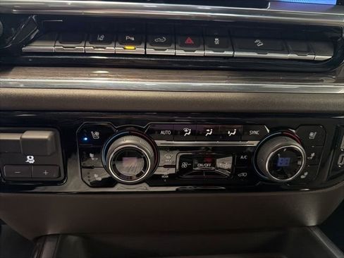 Certified 2024 Chevrolet Silverado 2500 LTZ w/ LTZ Convenience Package image 25