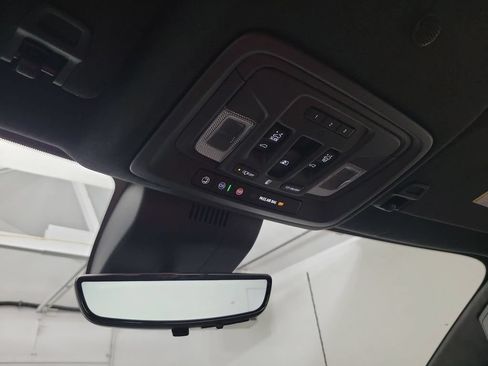 Used 2025 GMC Sierra 3500 Denali Ultimate AWD/4WD image 9