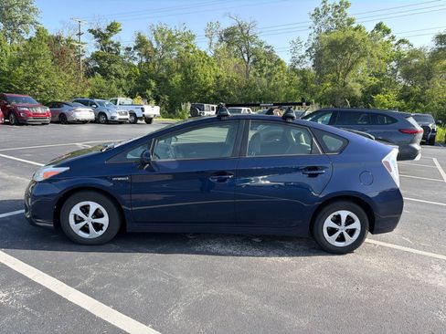Used 2014 Toyota Prius Two FWD image 3