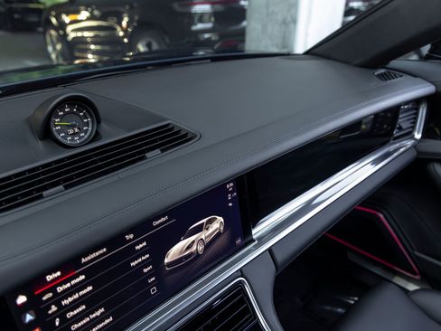 Certified 2022 Porsche Panamera 4S AWD/4WD image 38