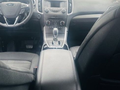 Used 2017 Ford Edge SEL image 18