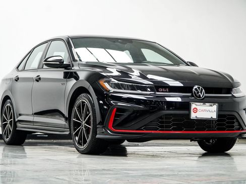 Used 2025 Volkswagen Jetta GLI Autobahn FWD image 4