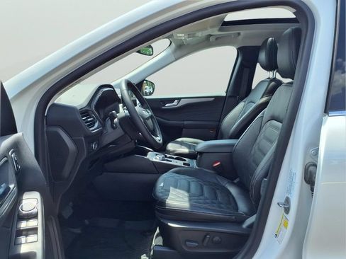 Used 2023 Ford Escape Platinum w/ Premium Technology Package AWD/4WD image 15
