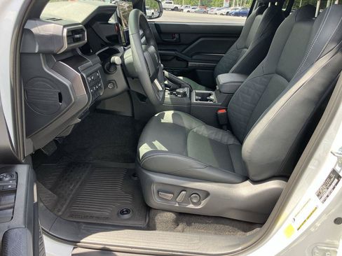 Certified 2026 Toyota 4Runner TRD Off-Road Premium AWD/4WD image 15