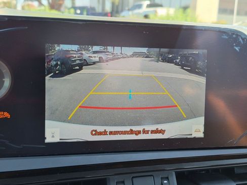 Used 2025 Lexus ES 300h w/ Premium Package FWD image 15