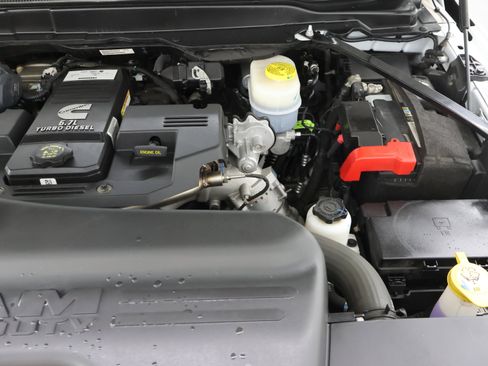 Used 2024 RAM 3500 Tradesman w/ Chrome Appearance Group AWD/4WD image 18