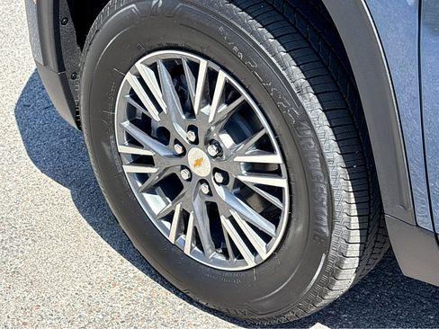 New 2026 Chevrolet Traverse LT w/ Driver Confidence Package FWD image 20