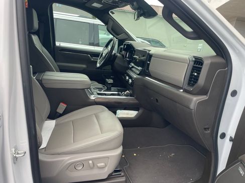 Used 2025 GMC Sierra 1500 SLT w/ SLT Premium Plus Package AWD/4WD image 4