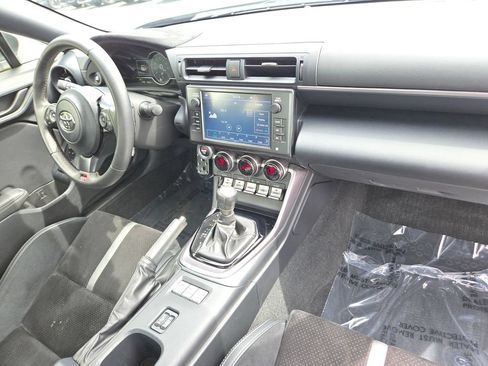Used 2024 Toyota GR86 Premium RWD image 10