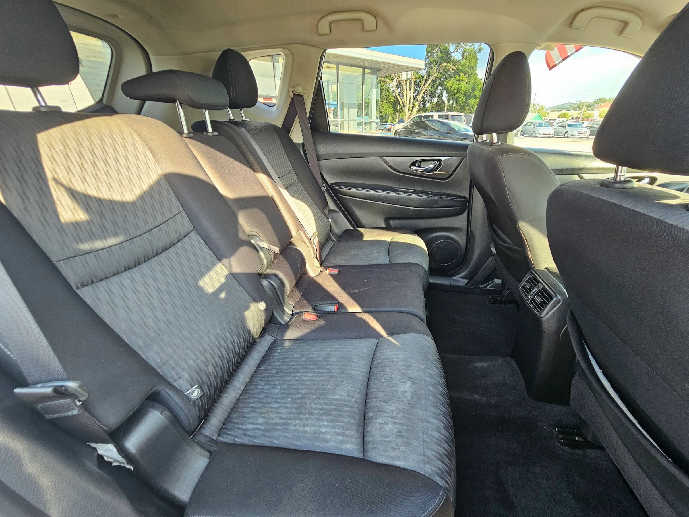 Used 2020 Nissan Rogue SV AWD/4WD image 12