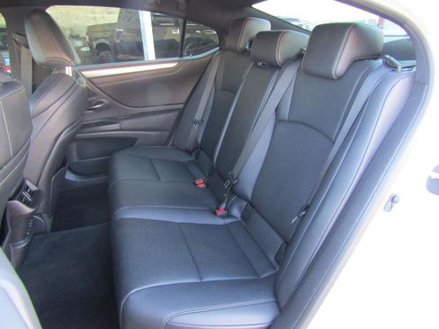 Used 2021 Lexus ES 250 F Sport image 10