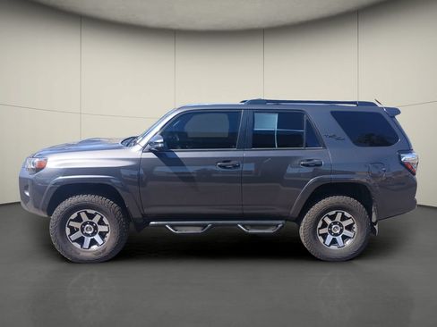 Used 2021 Toyota 4Runner TRD Off-Road Premium w/ Moonroof Package AWD/4WD image 4