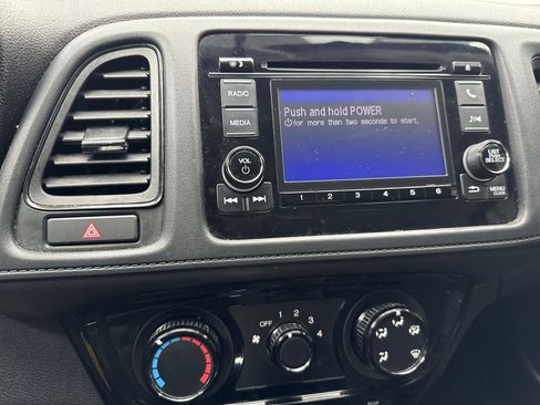 Used 2020 Honda HR-V LX image 19