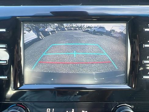 Used 2019 Toyota Camry SE image 20