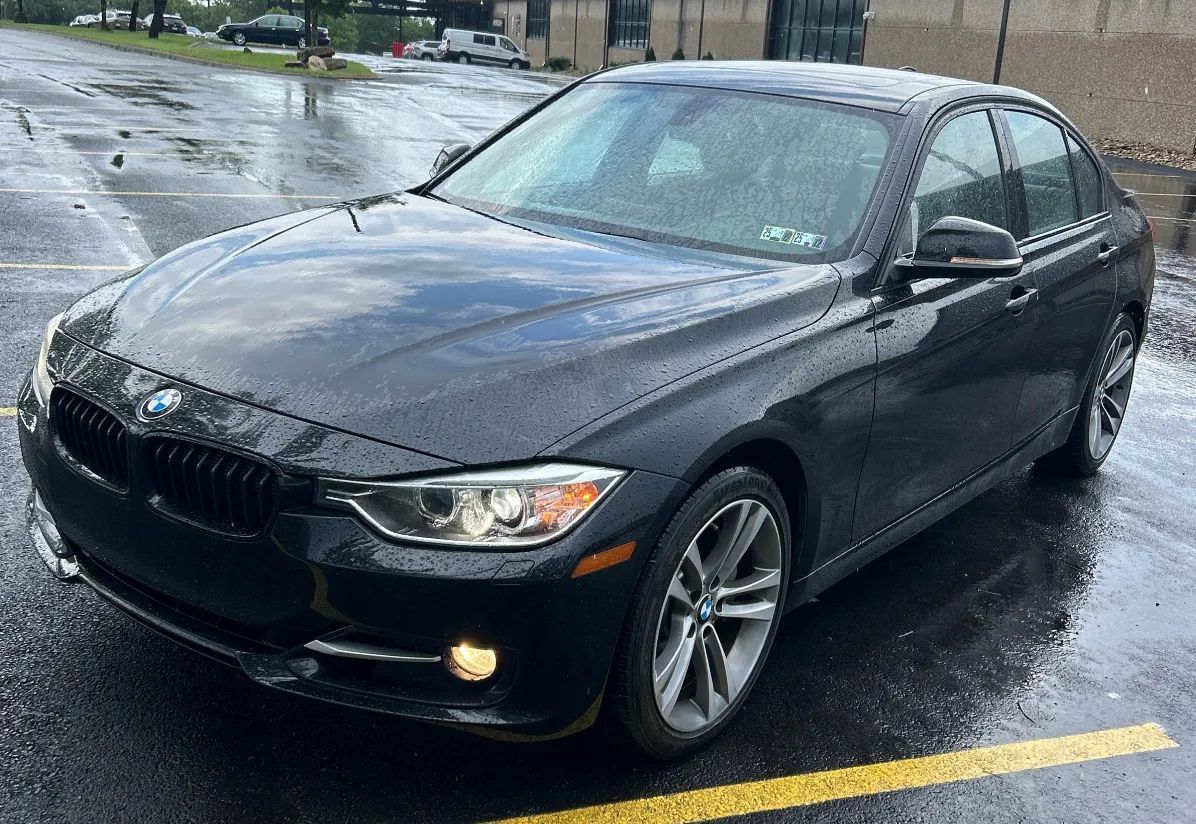 Used 2013 BMW 335i xDrive Sedan AWD/4WD image 1
