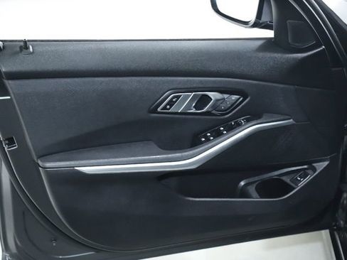 Used 2020 BMW 330i xDrive Sedan w/ Parking Assistance Package image 25