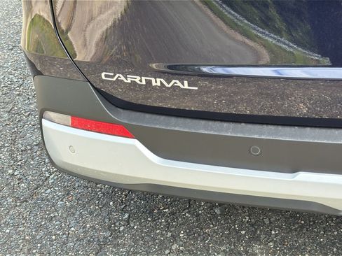 New 2026 Kia Carnival FWD image 18