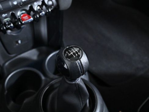 Certified 2024 MINI Cooper 2-Door Hardtop image 19