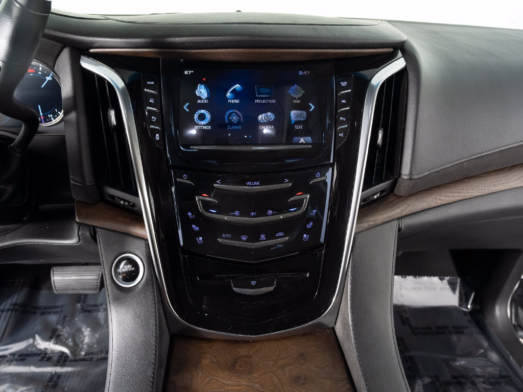 Used 2019 Cadillac Escalade Luxury AWD/4WD image 18