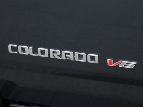 Used 2018 Chevrolet Colorado Z71 image 48