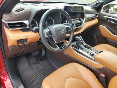 Used 2022 Toyota Highlander Platinum AWD/4WD image 20