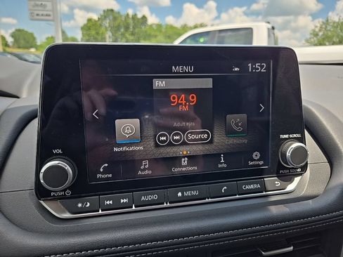 Used 2026 Nissan Rogue SV FWD image 50