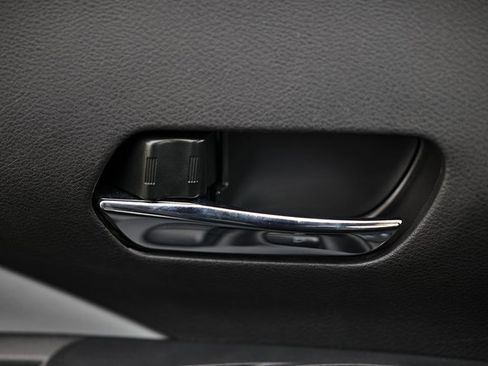 Used 2023 Nissan Kicks SR w/ SR Premium Package image 17