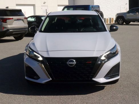 Used 2025 Nissan Altima 2.5 SR image 2