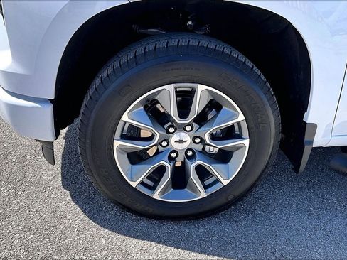 Used 2025 Chevrolet Silverado 1500 RST AWD/4WD image 12
