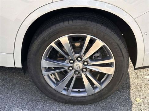 Used 2023 Cadillac XT6 Premium Luxury w/ Technology Package AWD/4WD image 12