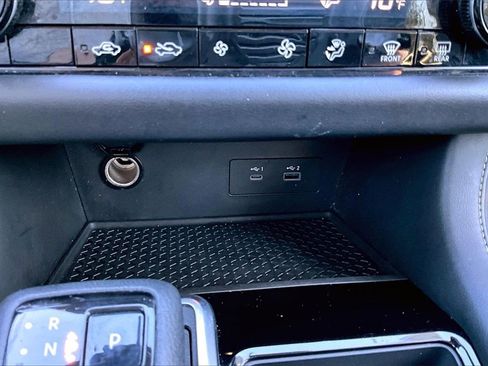 Certified 2022 Nissan Pathfinder SV image 16