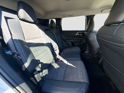 New 2026 Mitsubishi Outlander SE image 28