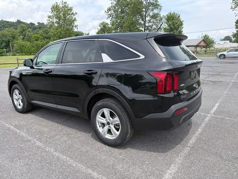 Used 2022 Kia Sorento LX AWD/4WD image 4