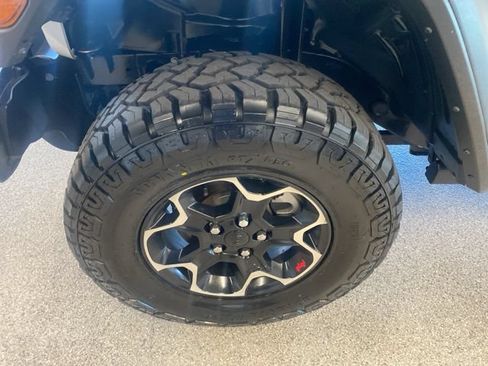 Used 2023 Jeep Wrangler Unlimited Rubicon w/ Cold Weather Group AWD/4WD image 12