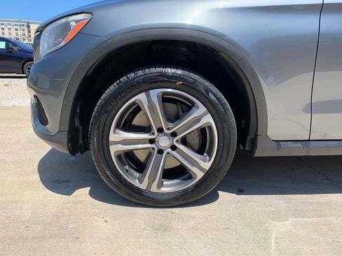 Used 2017 Mercedes-Benz GLC 300 4MATIC image 34