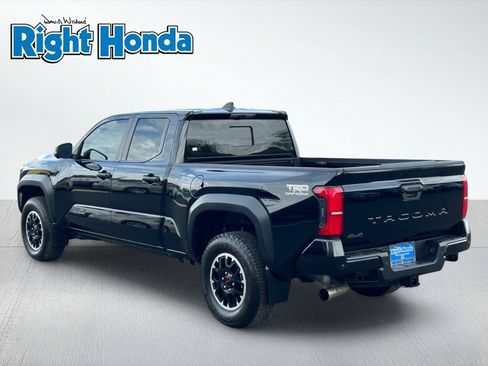 Used 2024 Toyota Tacoma TRD Off-Road w/ TRD Off Road Premium Package AWD/4WD image 4