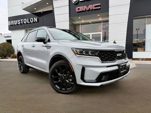 Used 2023 Kia Sorento SX image 2