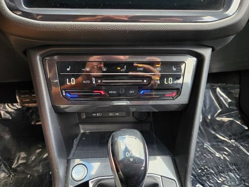 Used 2022 Volkswagen Tiguan SE R-Line FWD image 19