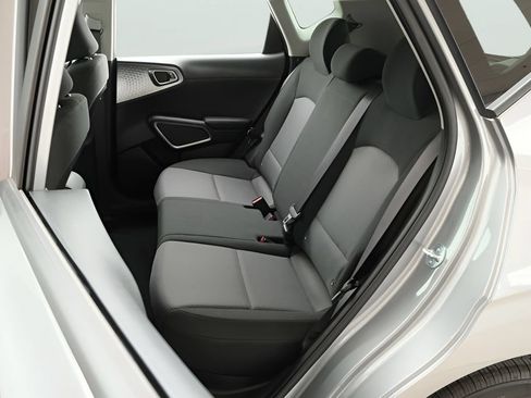 Used 2025 Kia Soul LX FWD image 13