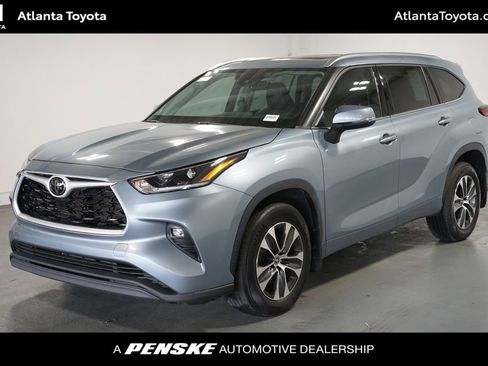 Used 2021 Toyota Highlander XLE image 1
